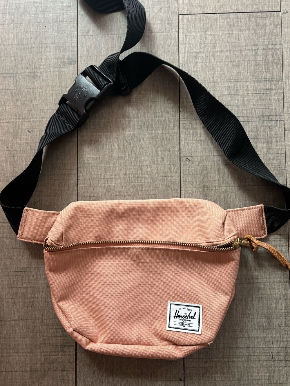 ⭐️2/$20⭐️Herschel Supply Company Heritage Hip Pack in Dusty Pink